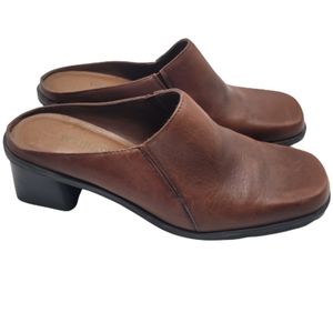 Naturalizer Quaint Brown Leather Slip-On Square Toe Mule Clogs